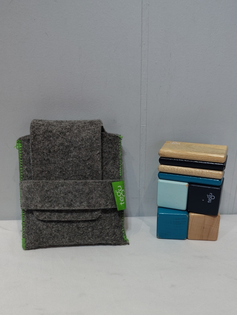 Tegu Magnetic Wooden Blocks Set with Gray Felt Pouch Blue Natural